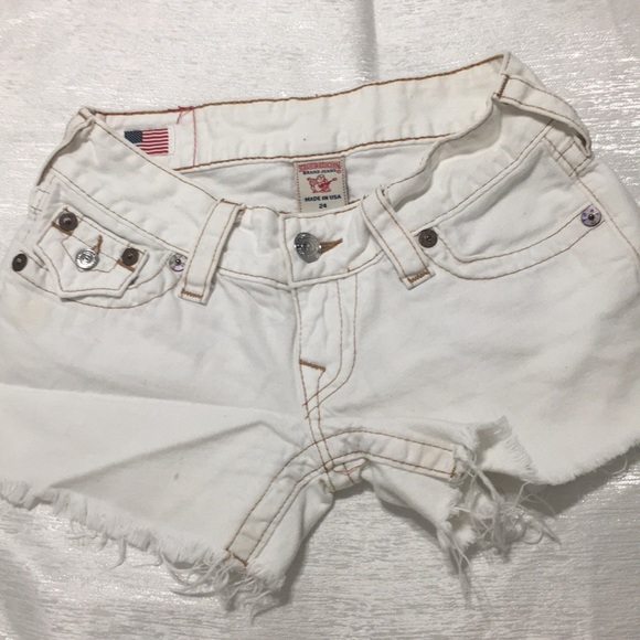 Shorts - Picture 2 of 4